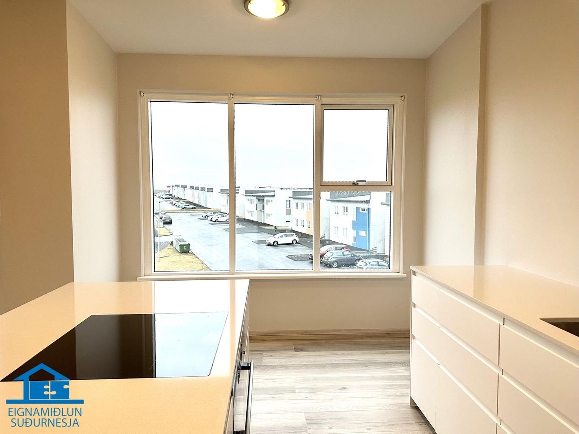 Tjarnabraut 14, 260 Reykjanesbær