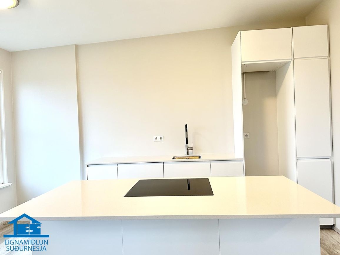 Tjarnabraut 14, 260 Reykjanesbær