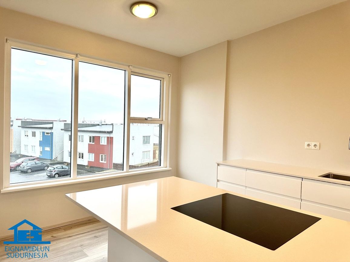 Tjarnabraut 14, 260 Reykjanesbær