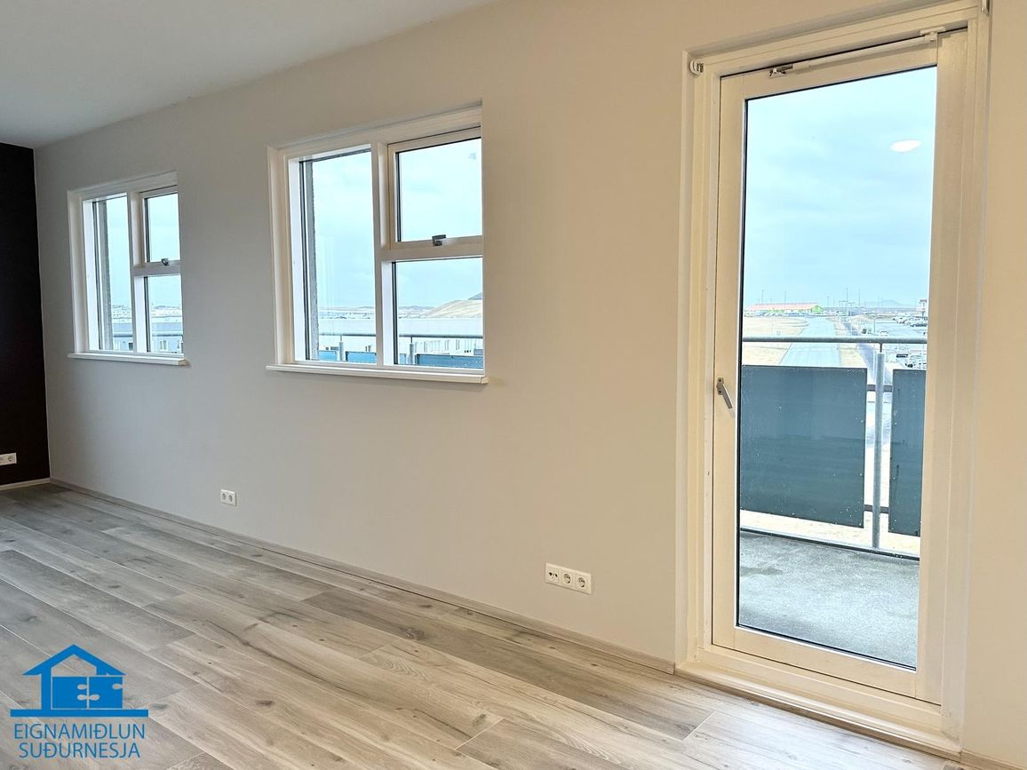 Tjarnabraut 14, 260 Reykjanesbær