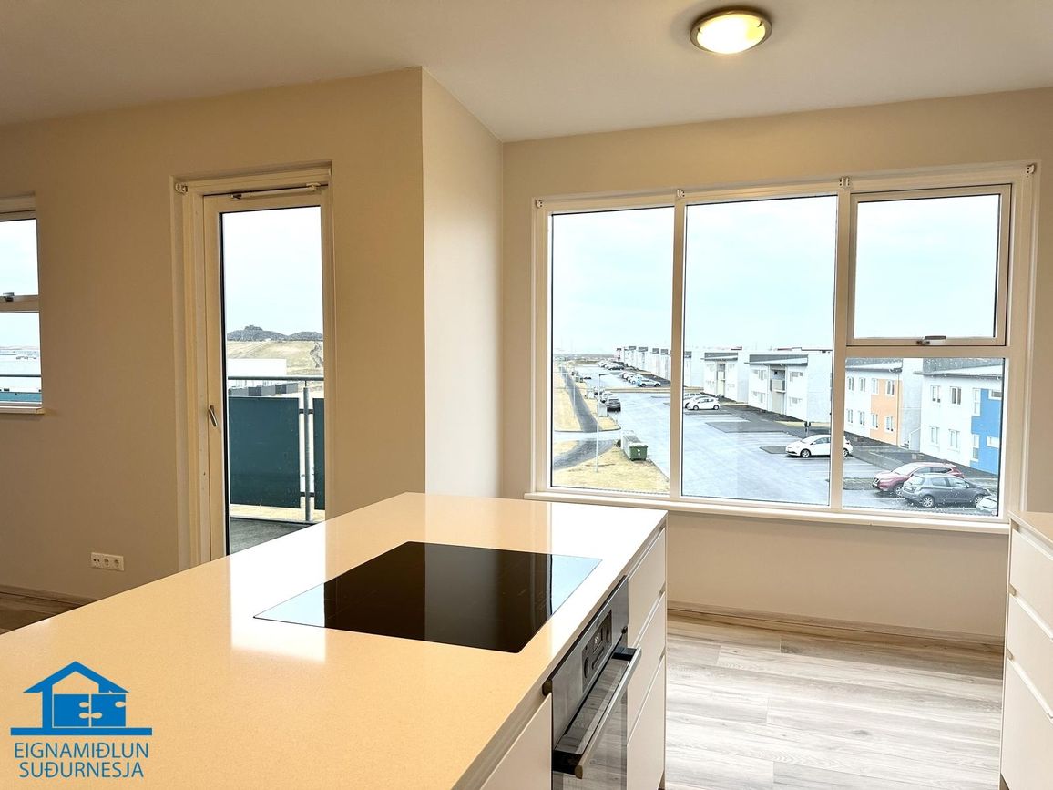 Tjarnabraut 14, 260 Reykjanesbær