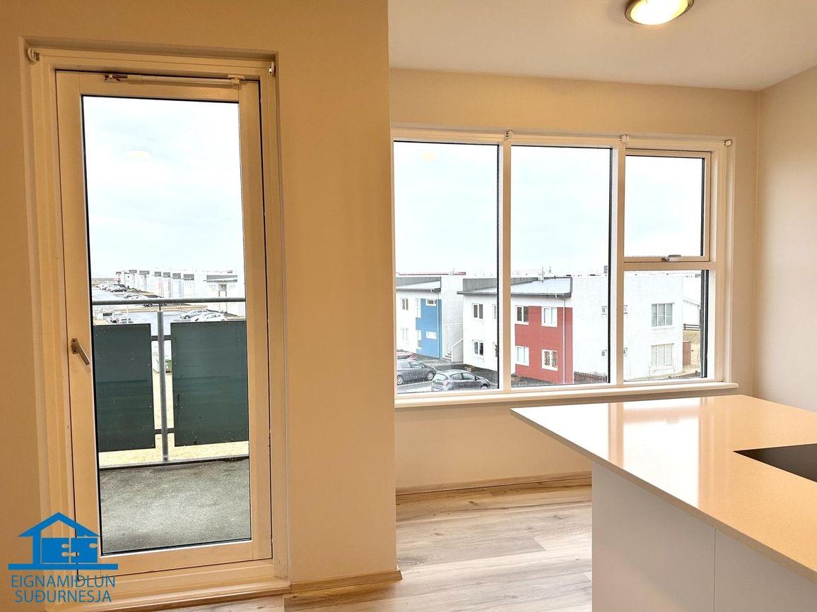 Tjarnabraut 14, 260 Reykjanesbær