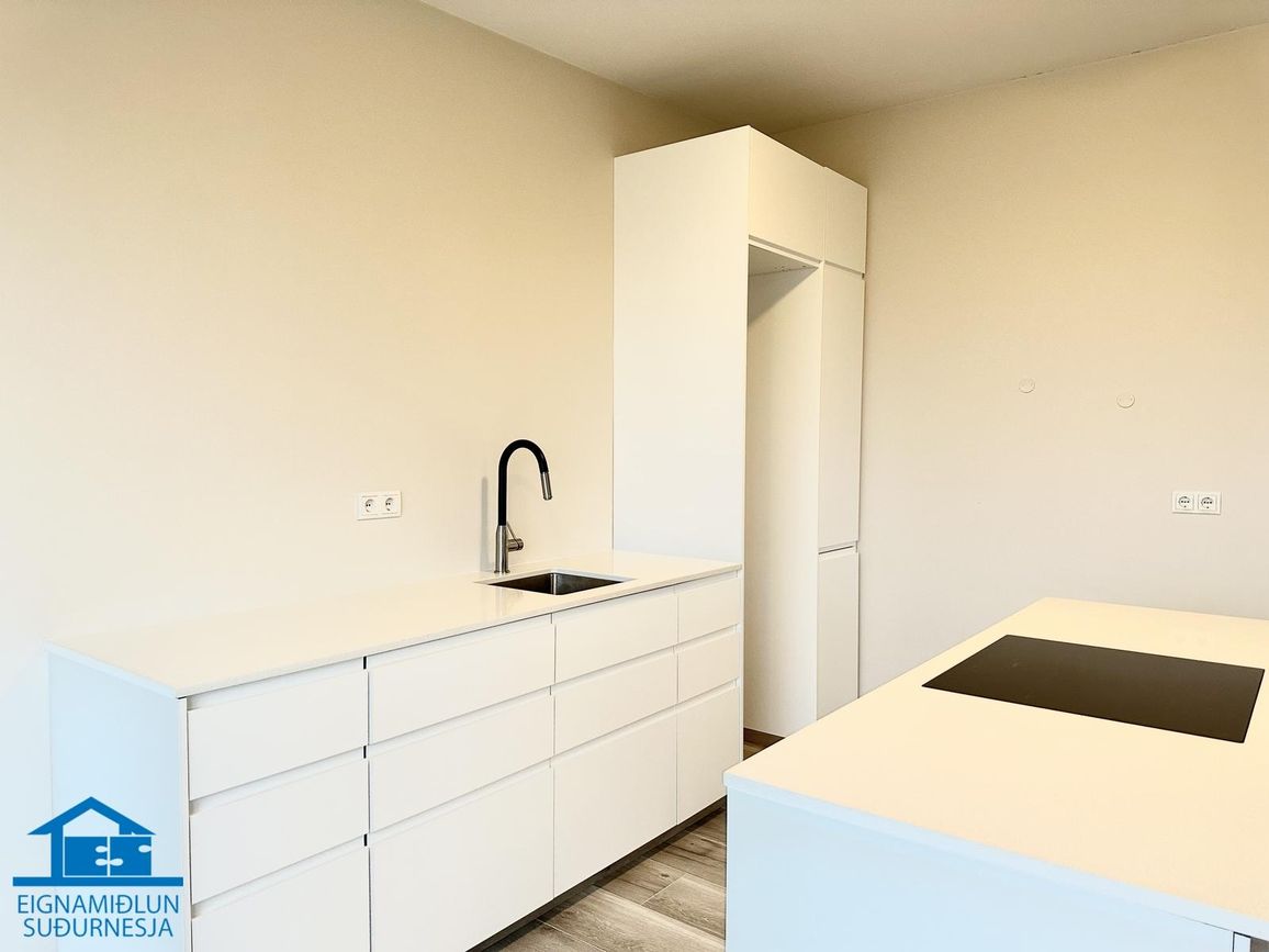 Tjarnabraut 14, 260 Reykjanesbær