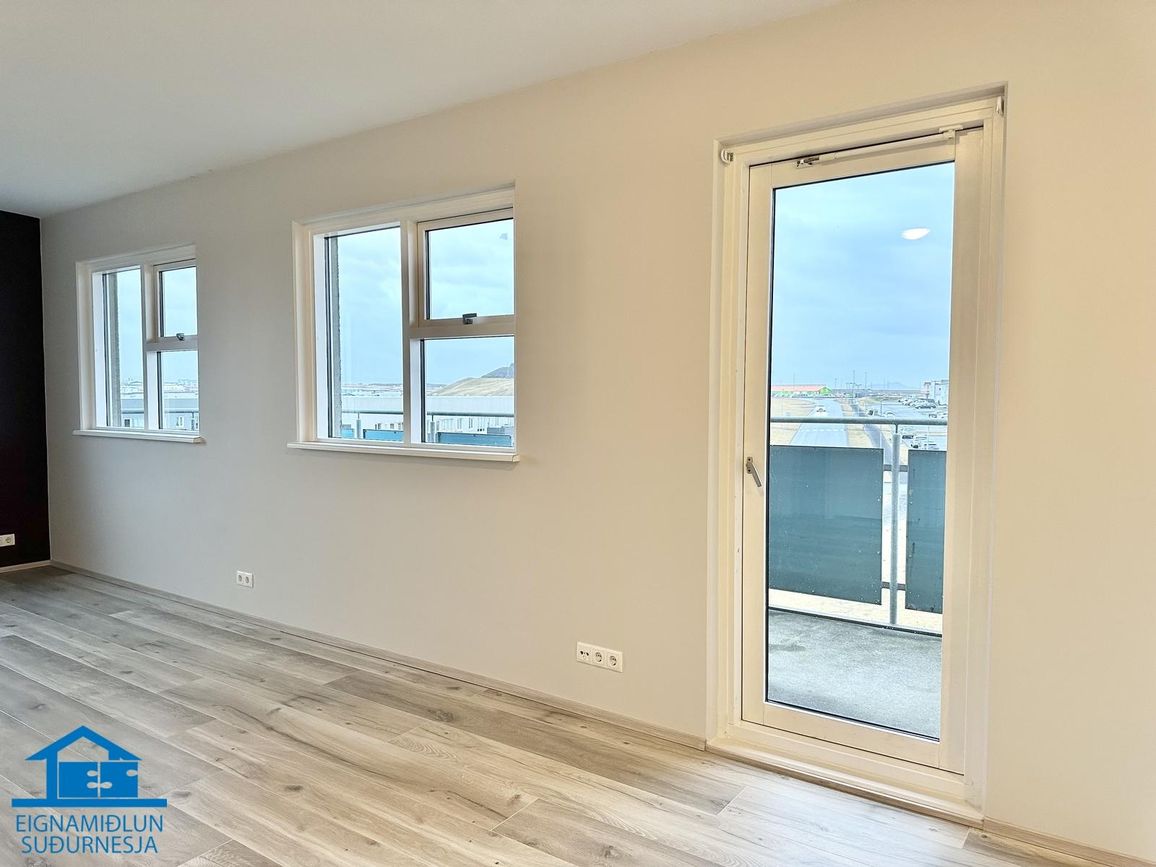 Tjarnabraut 14, 260 Reykjanesbær