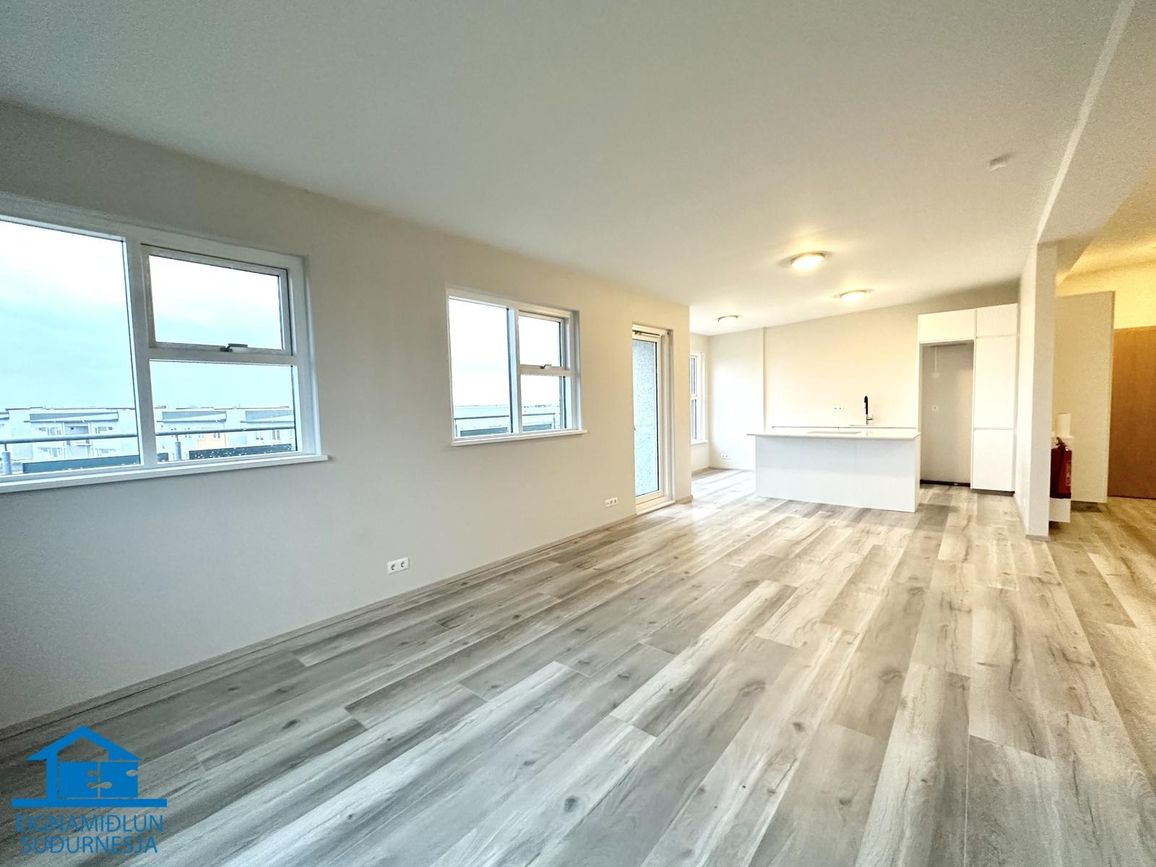 Tjarnabraut 14, 260 Reykjanesbær