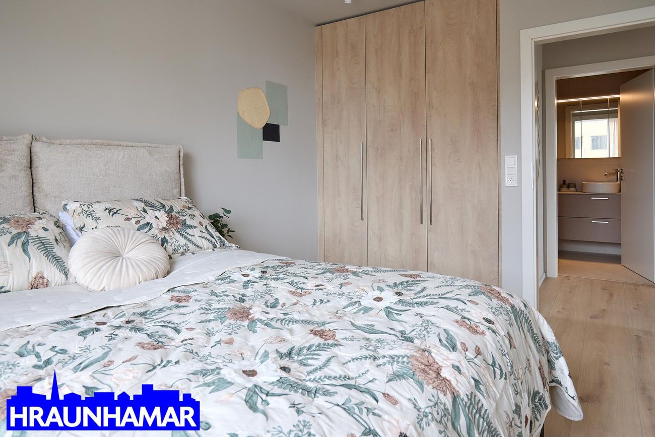 Baughamar 5, 221 Hafnarfjörður