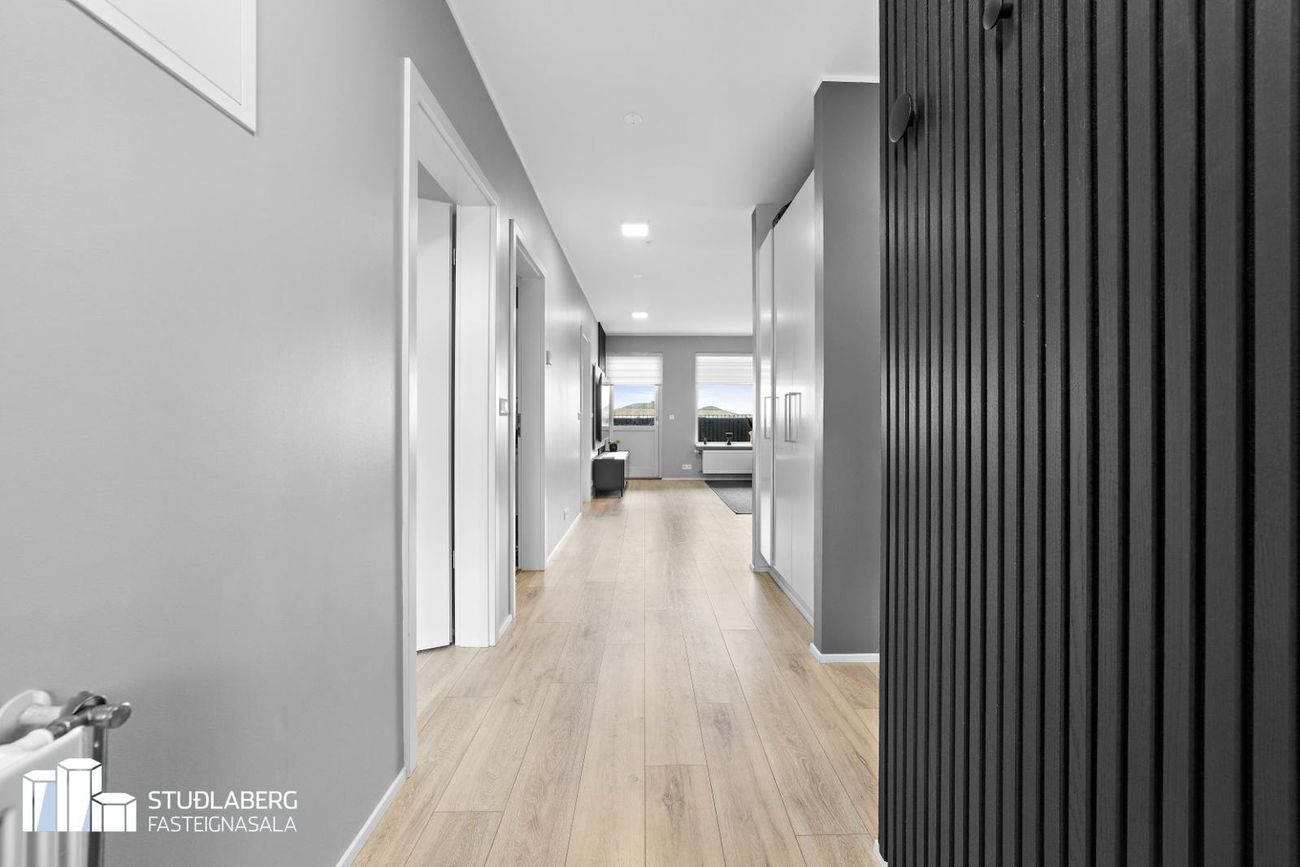 Dalsbraut 4, 260 Reykjanesbær