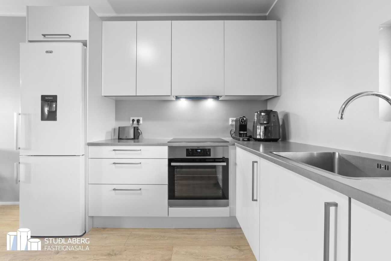 Dalsbraut 4, 260 Reykjanesbær