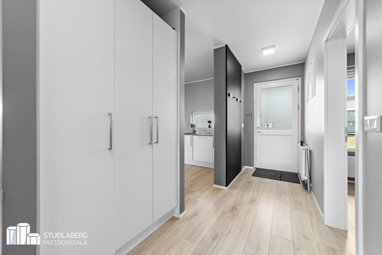 Dalsbraut 4, 260 Reykjanesbær