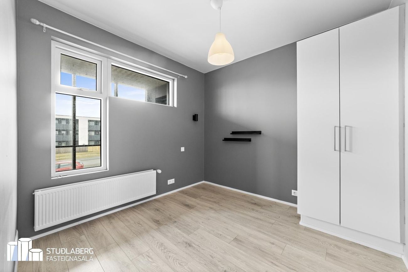 Dalsbraut 4, 260 Reykjanesbær