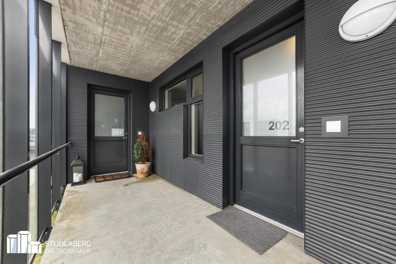 Dalsbraut 4, 260 Reykjanesbær