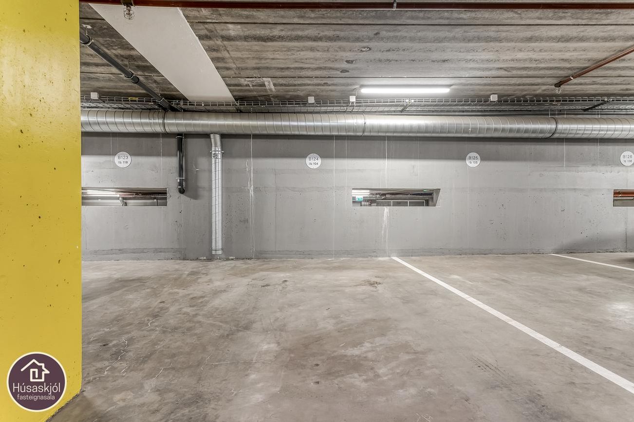 Fálkahlíð 3, 102 Reykjavík