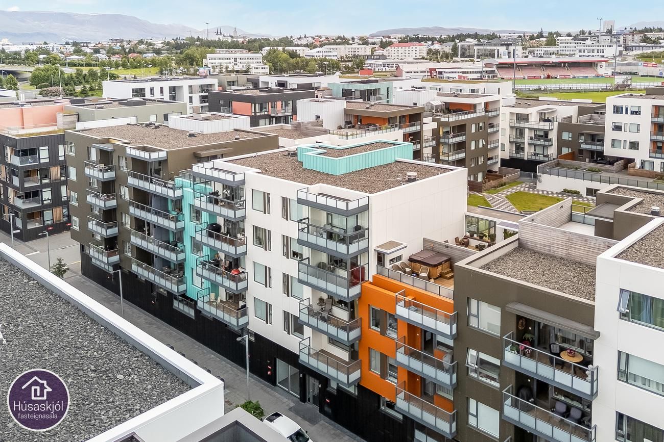 Fálkahlíð 3, 102 Reykjavík