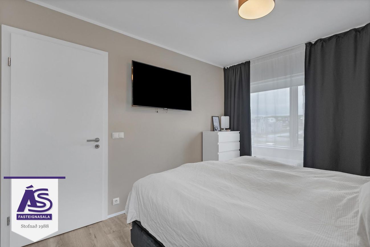 Hádegisskarð 2 - 0201, 221 Hafnarfjörður