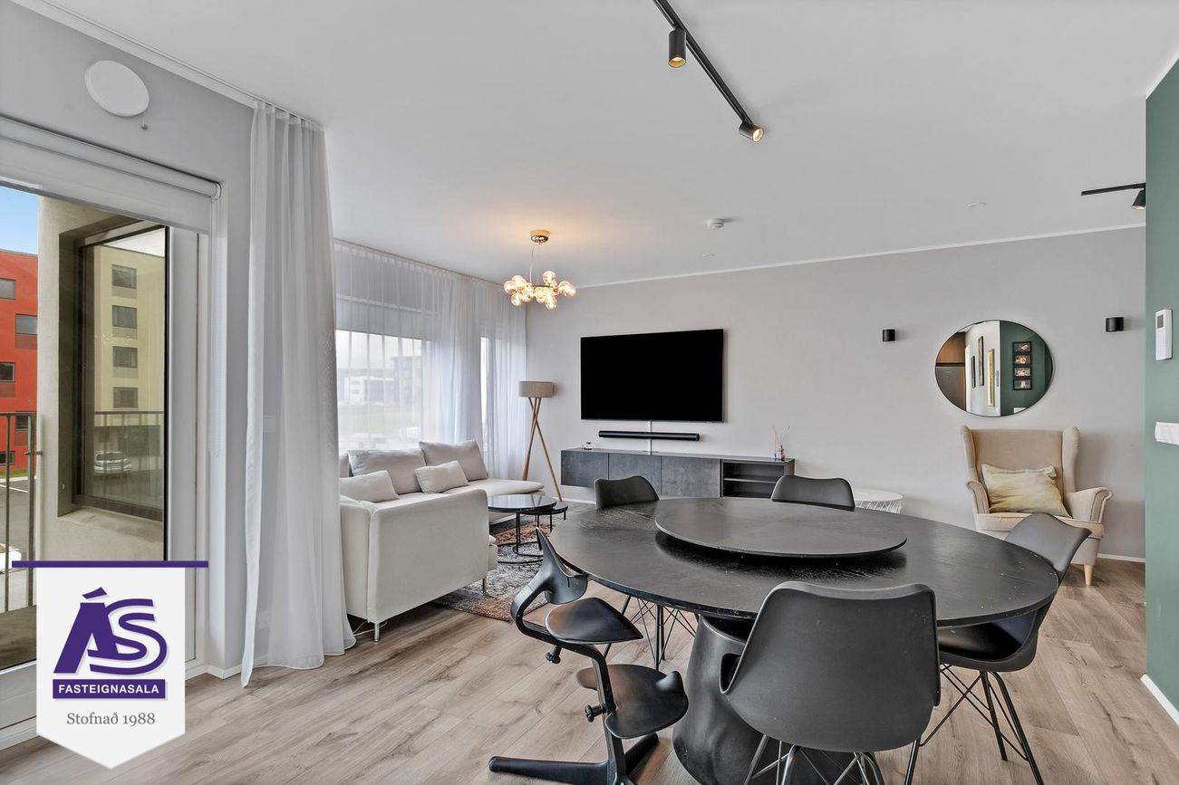 Hádegisskarð 2 - 0201, 221 Hafnarfjörður
