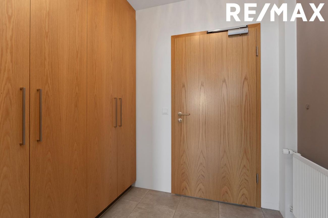 Naustavör 10, 200 Kópavogur