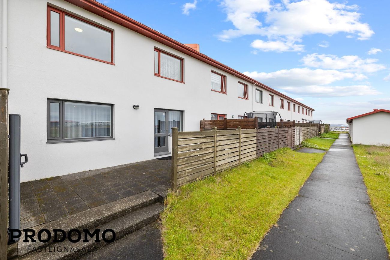 Breiðbraut 672, 262 Reykjanesbær