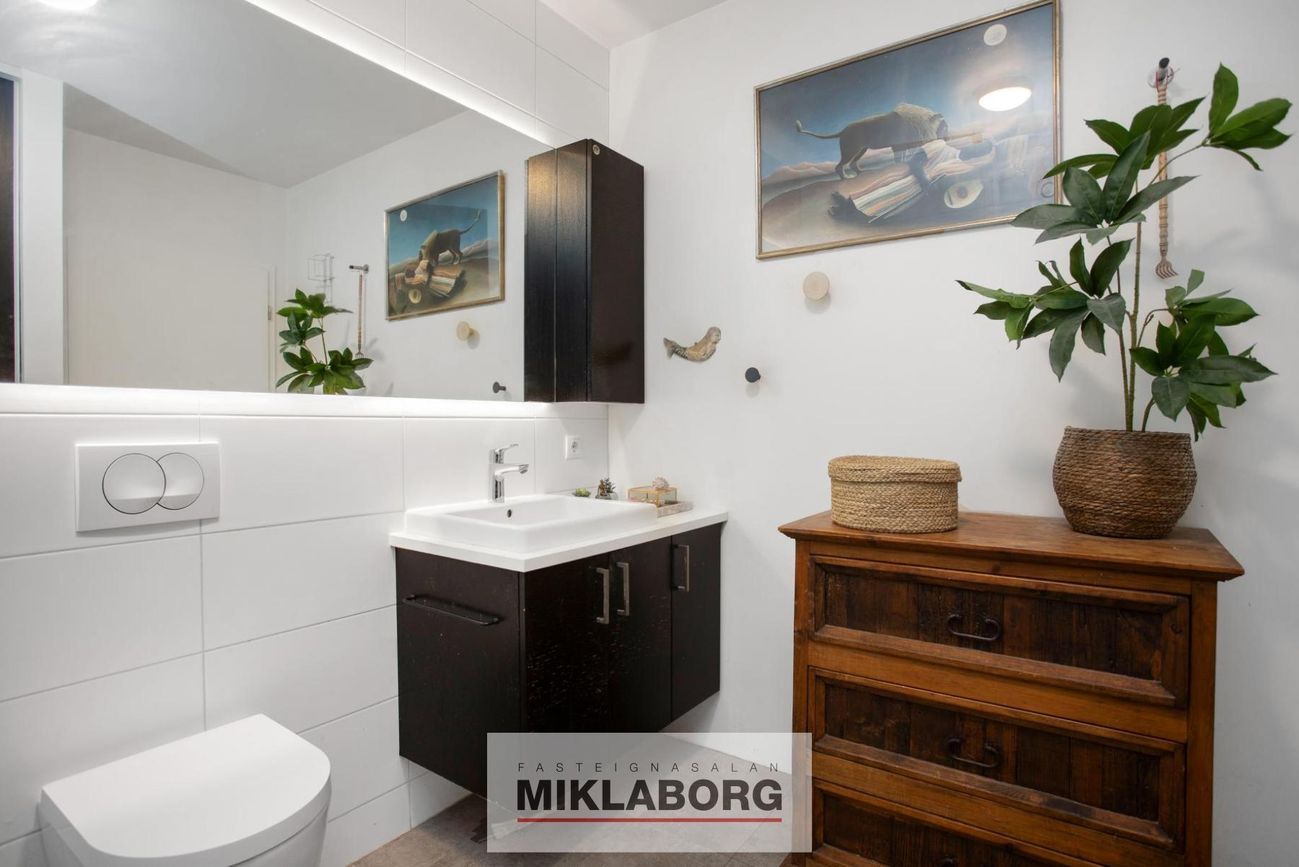 Grandavegur 42F, 107 Reykjavík