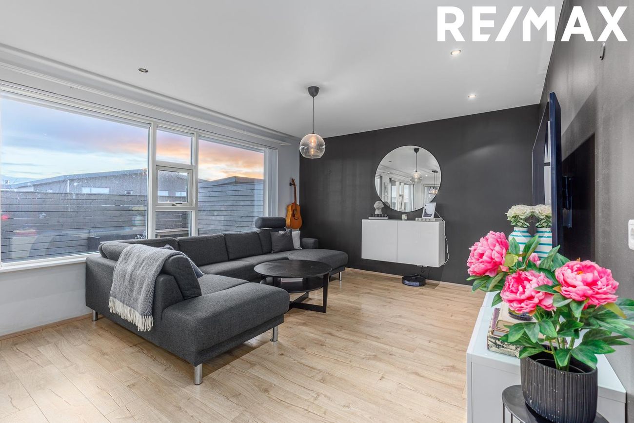 Glitvellir 3 - 0102, 221 Hafnarfjörður