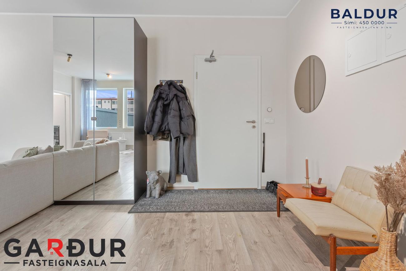 Grensásvegur 12 - 0303, 108 Reykjavík