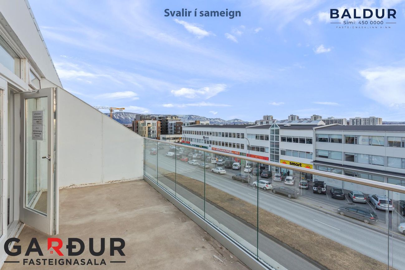 Grensásvegur 12 - 0303, 108 Reykjavík