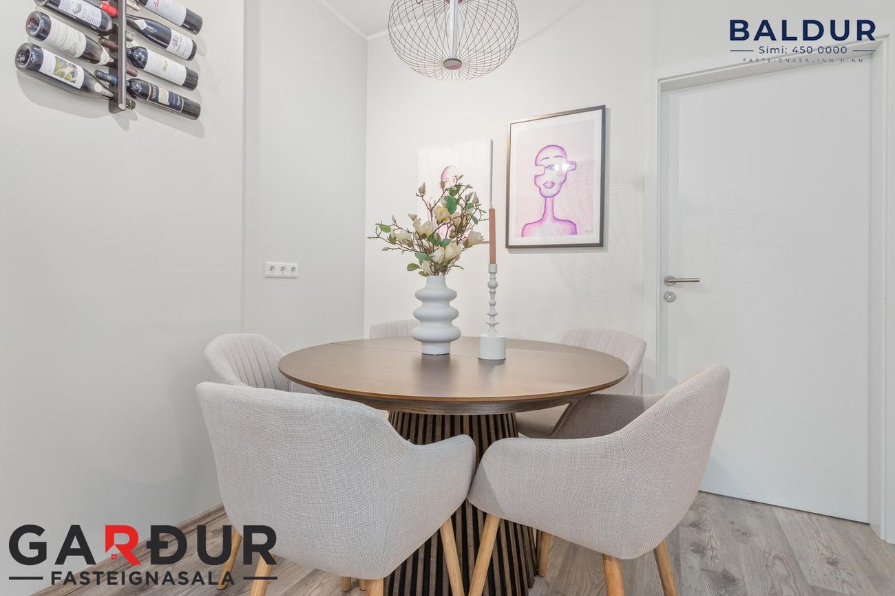 Grensásvegur 12 - 0303, 108 Reykjavík