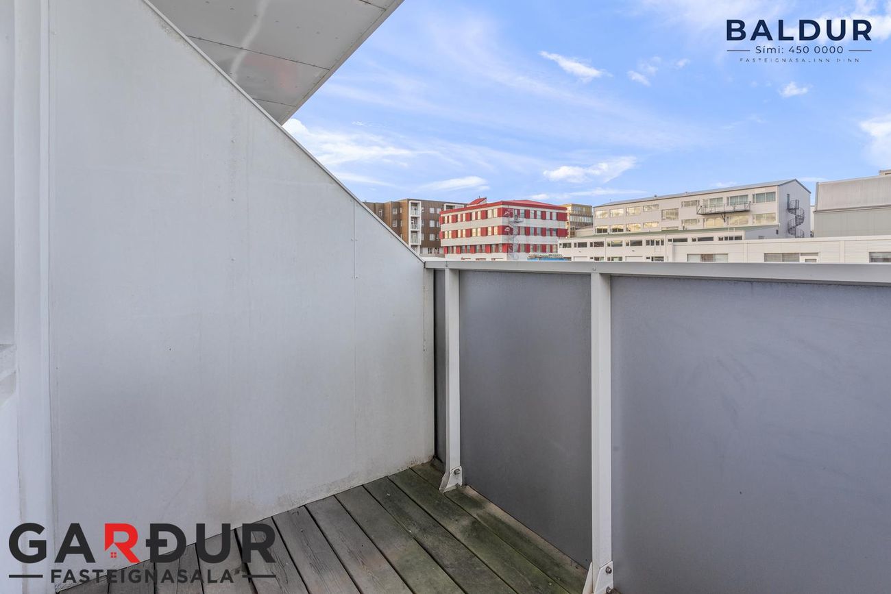 Grensásvegur 12 - 0303, 108 Reykjavík