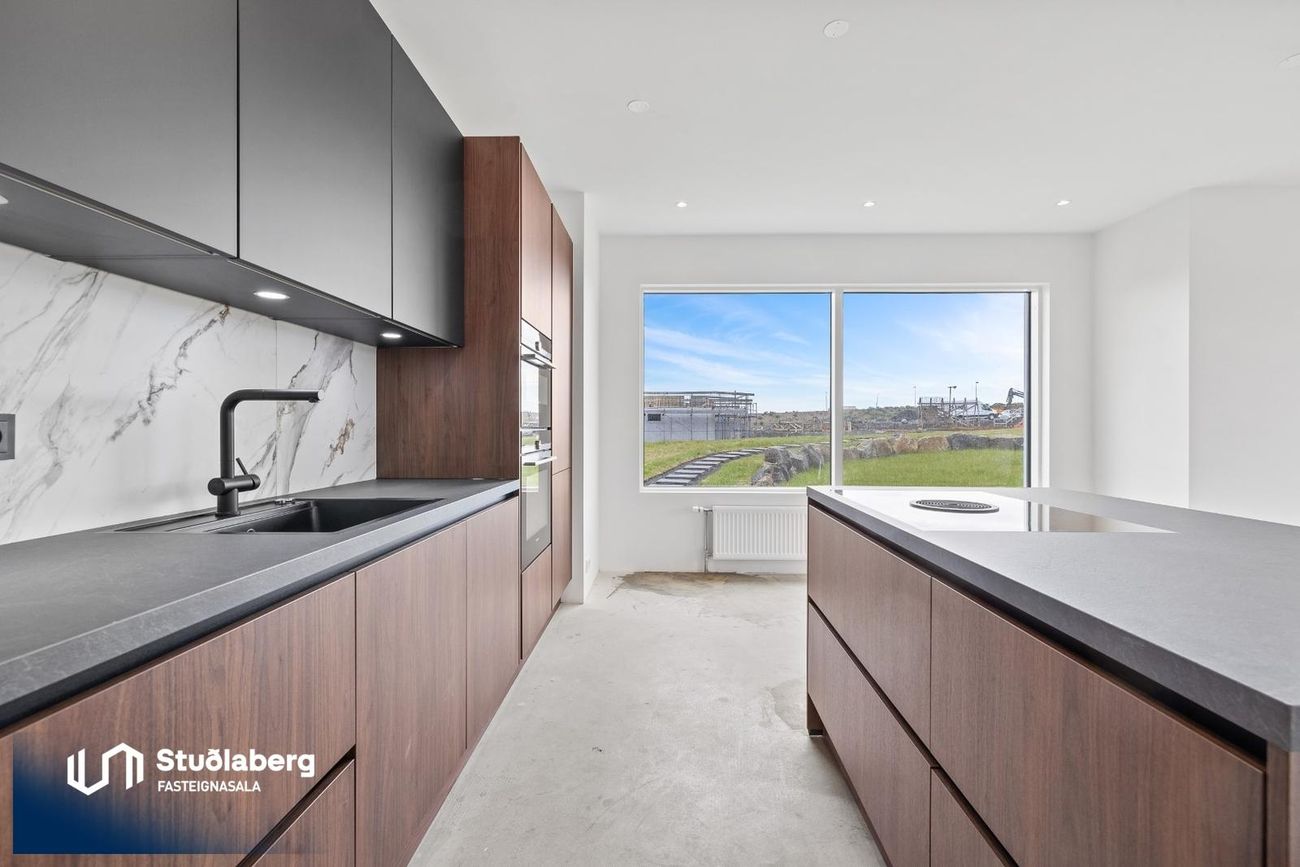 Asparlaut 24, 230 Reykjanesbær