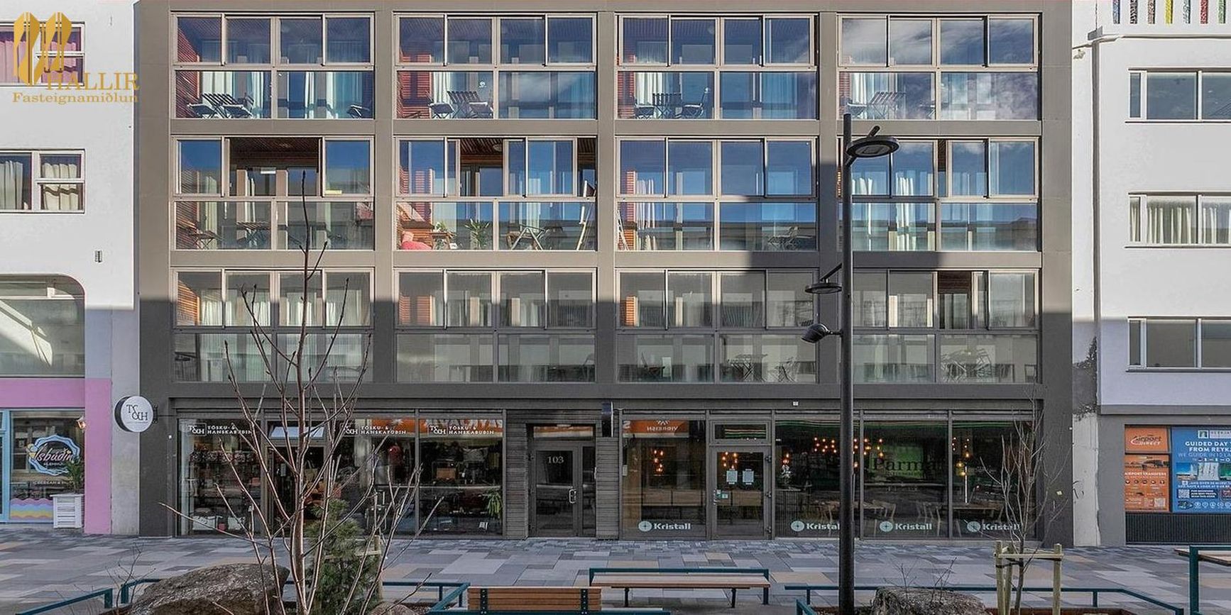 Laugavegur 103, 105 Reykjavík