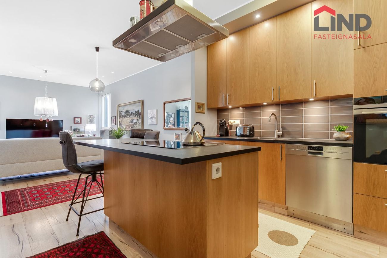 Pósthússtræti 3 - 0101, 230 Reykjanesbær