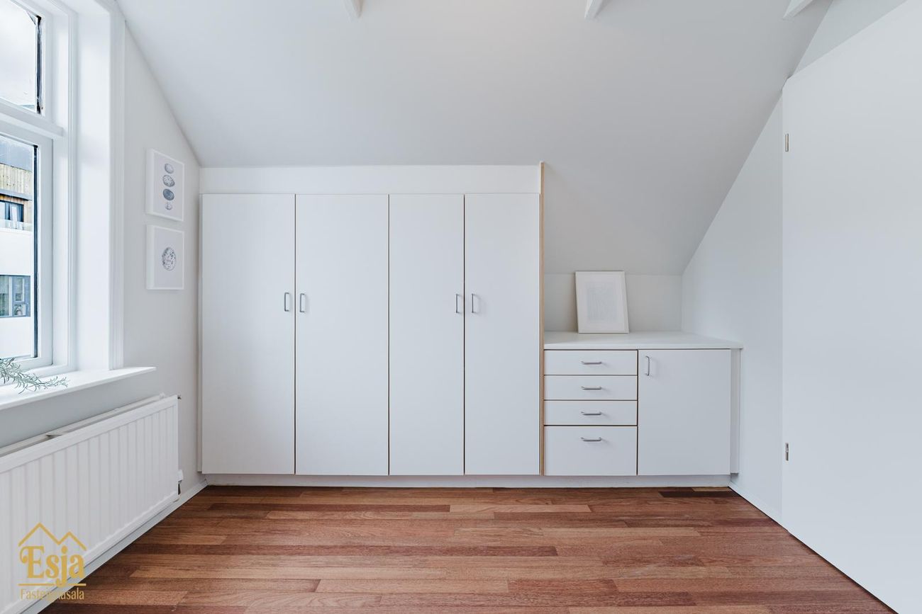 Hverfisgata 83, 101 Reykjavík