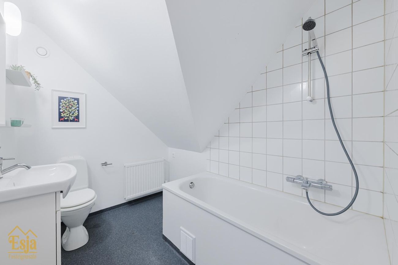 Hverfisgata 83, 101 Reykjavík