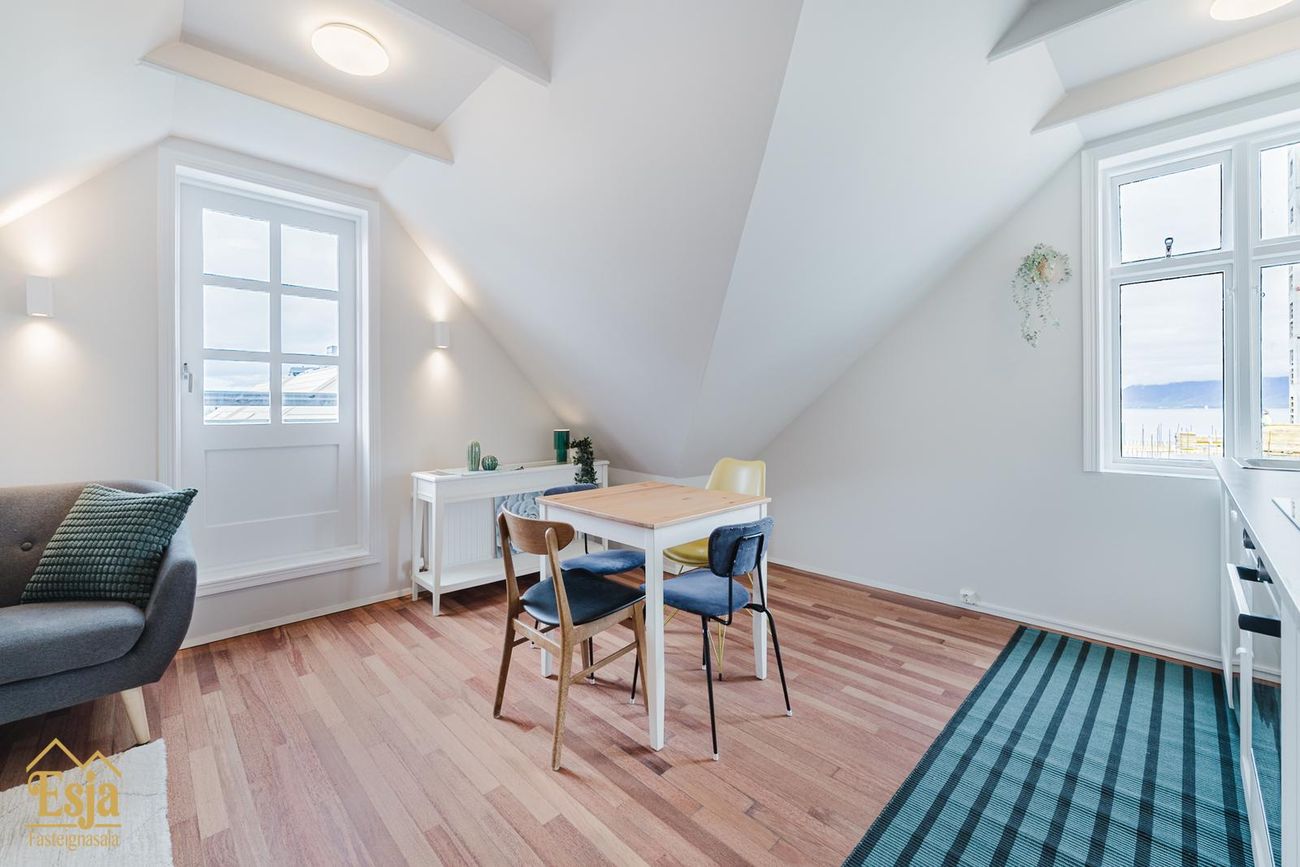 Hverfisgata 83, 101 Reykjavík