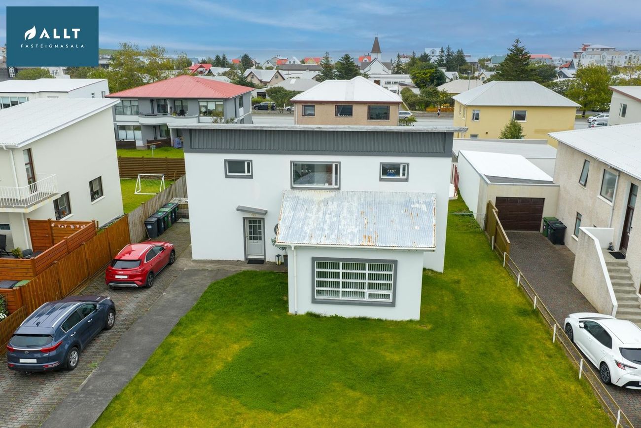 Smáratún 32, 230 Reykjanesbær