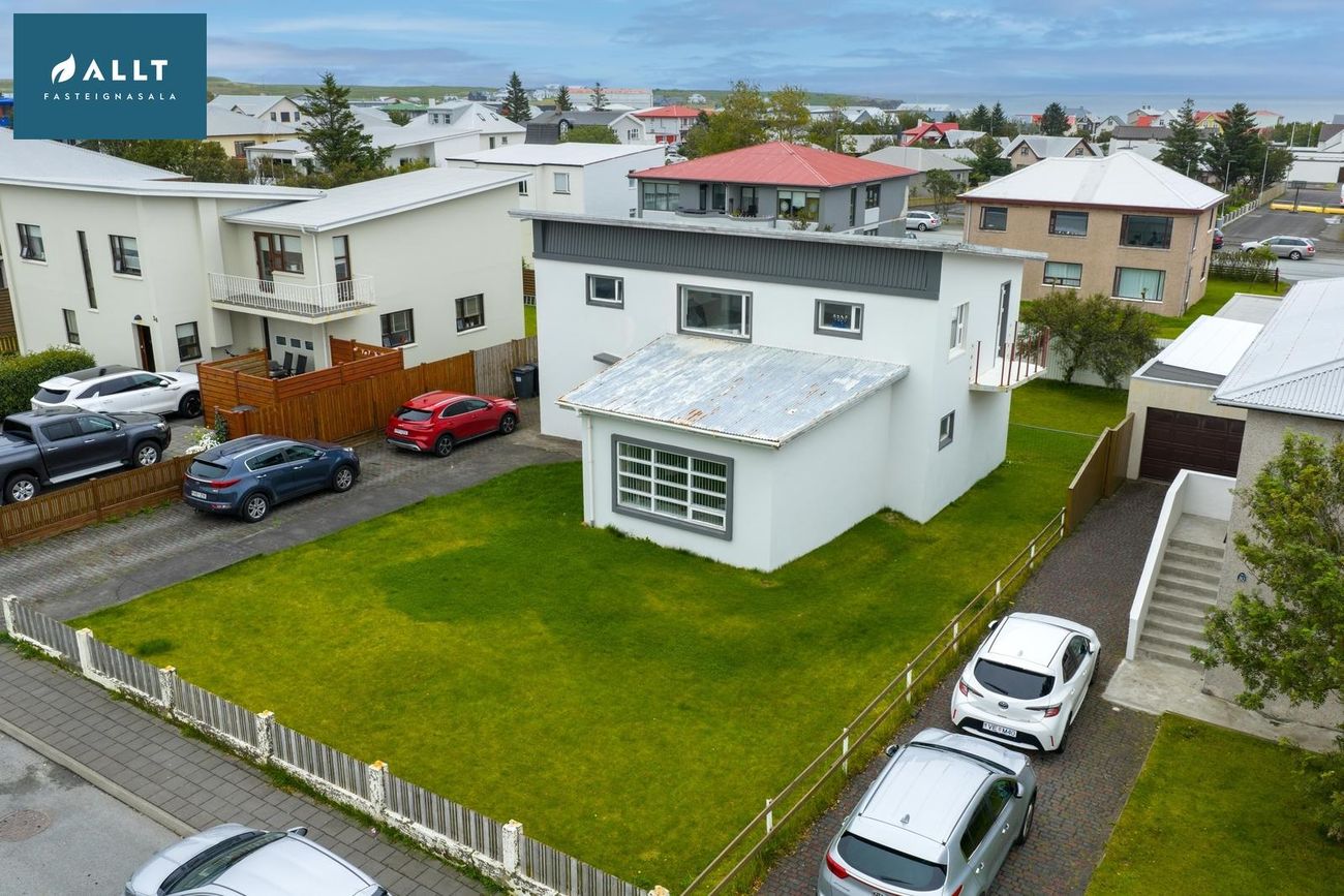 Smáratún 32, 230 Reykjanesbær