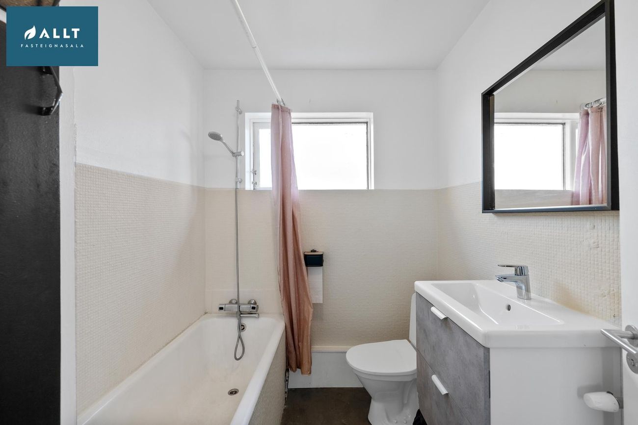 Smáratún 32, 230 Reykjanesbær
