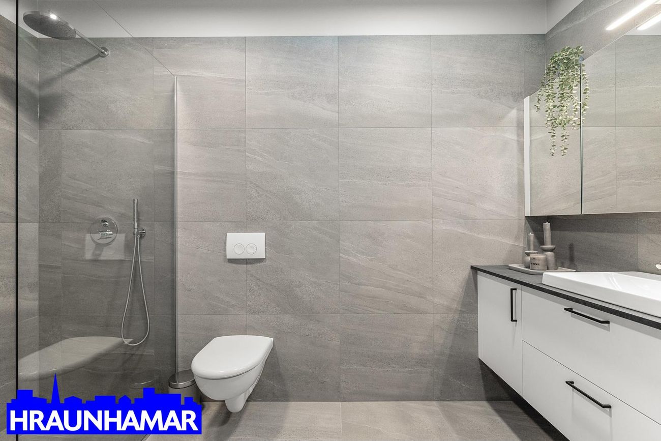 Áshamar 42 - 0406, 221 Hafnarfjörður