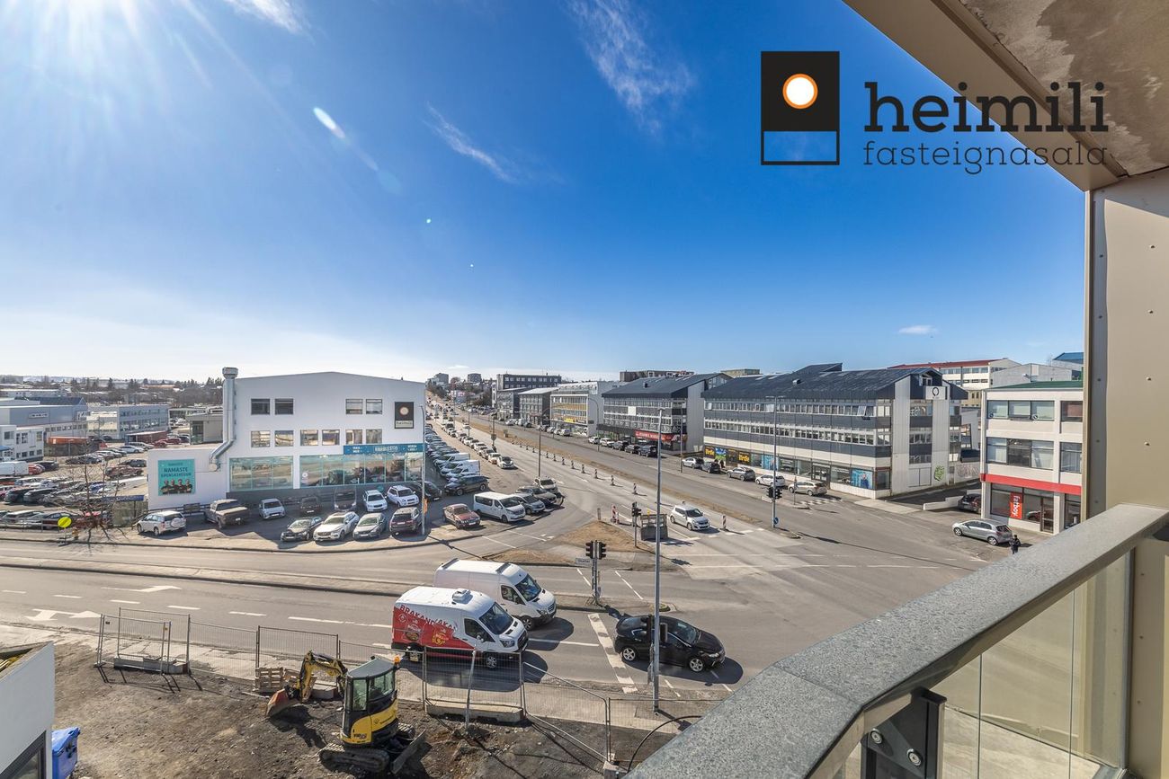 Grensásvegur 1B, 108 Reykjavík