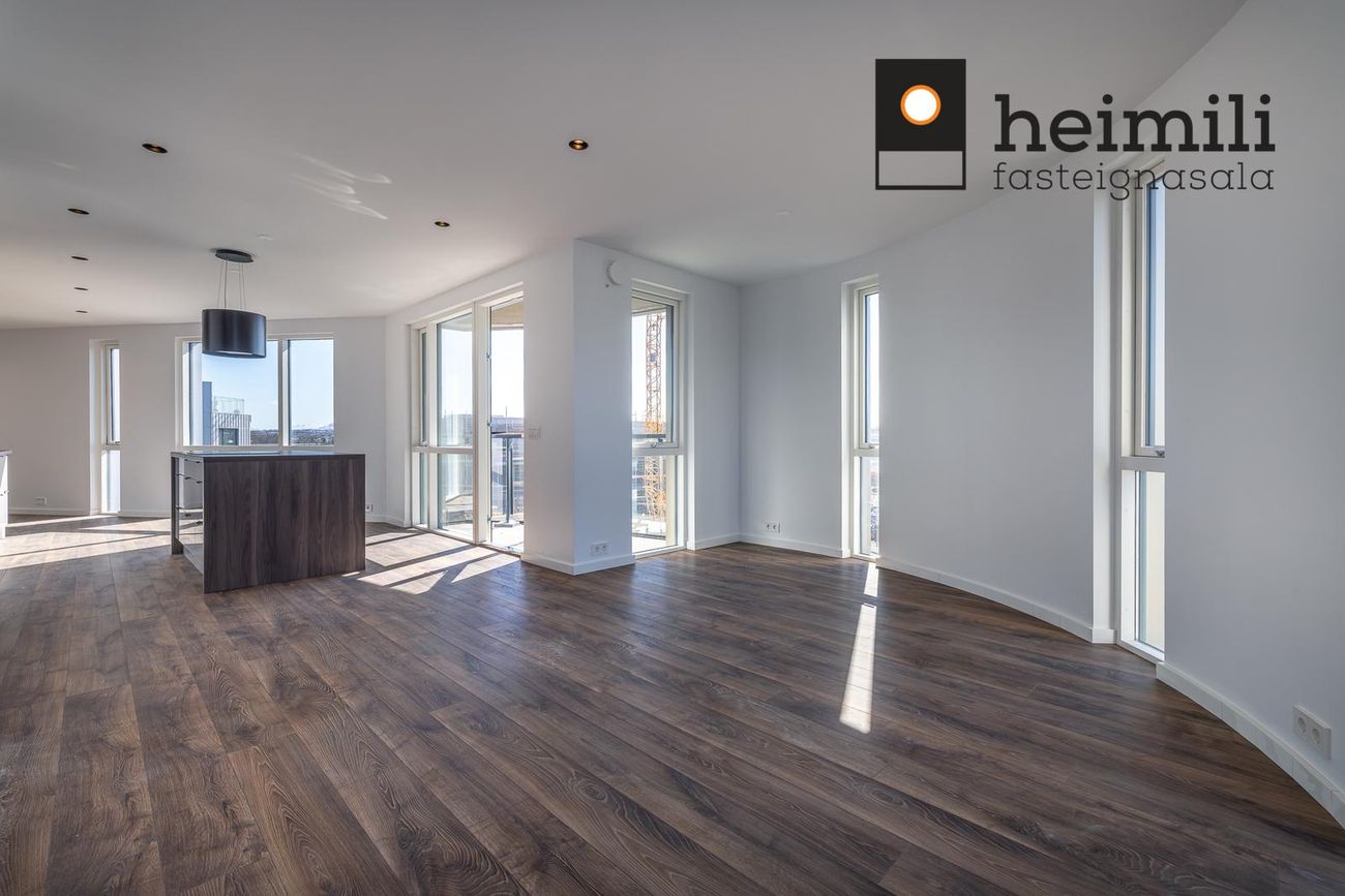 Grensásvegur 1B, 108 Reykjavík