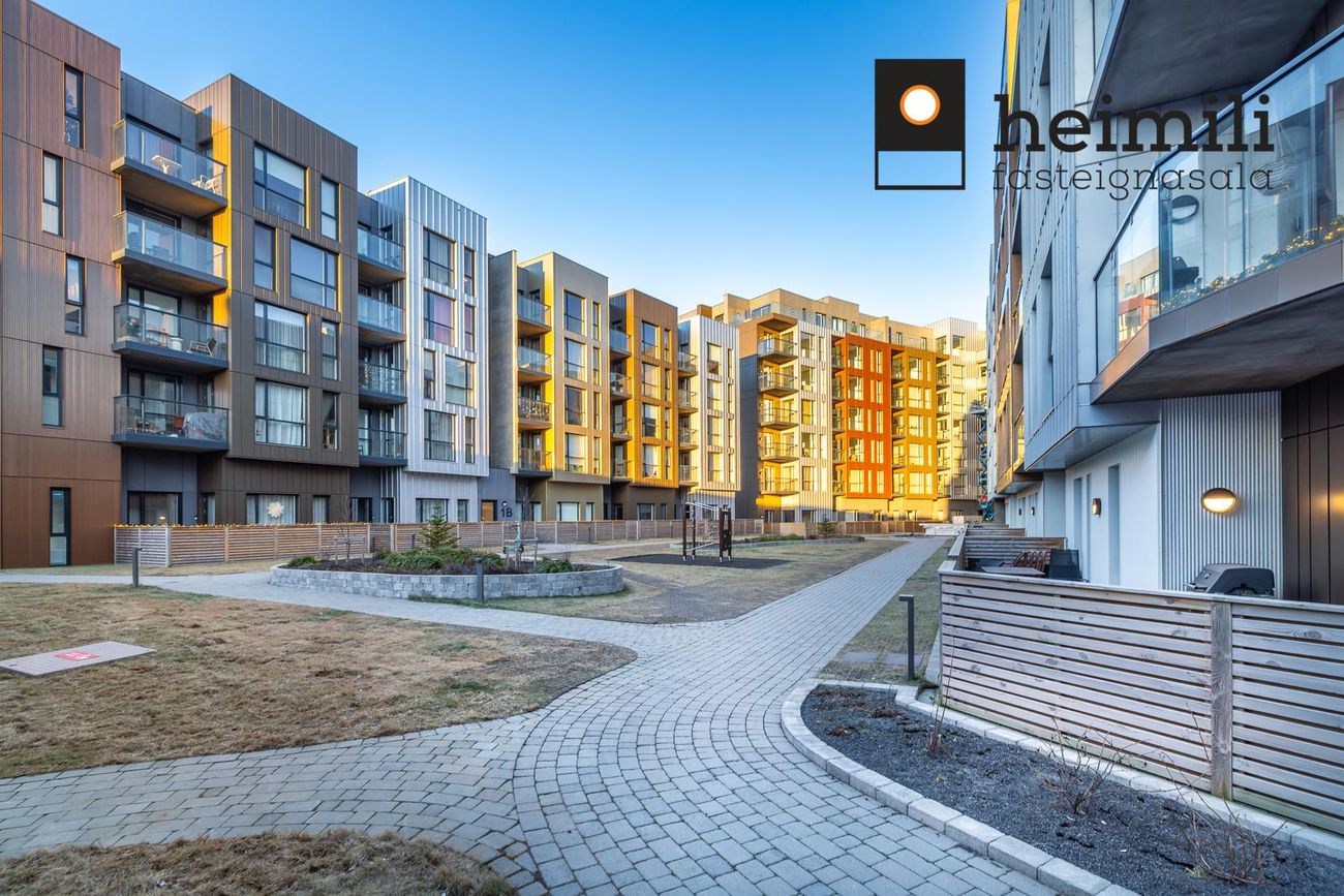 Grensásvegur 1B, 108 Reykjavík