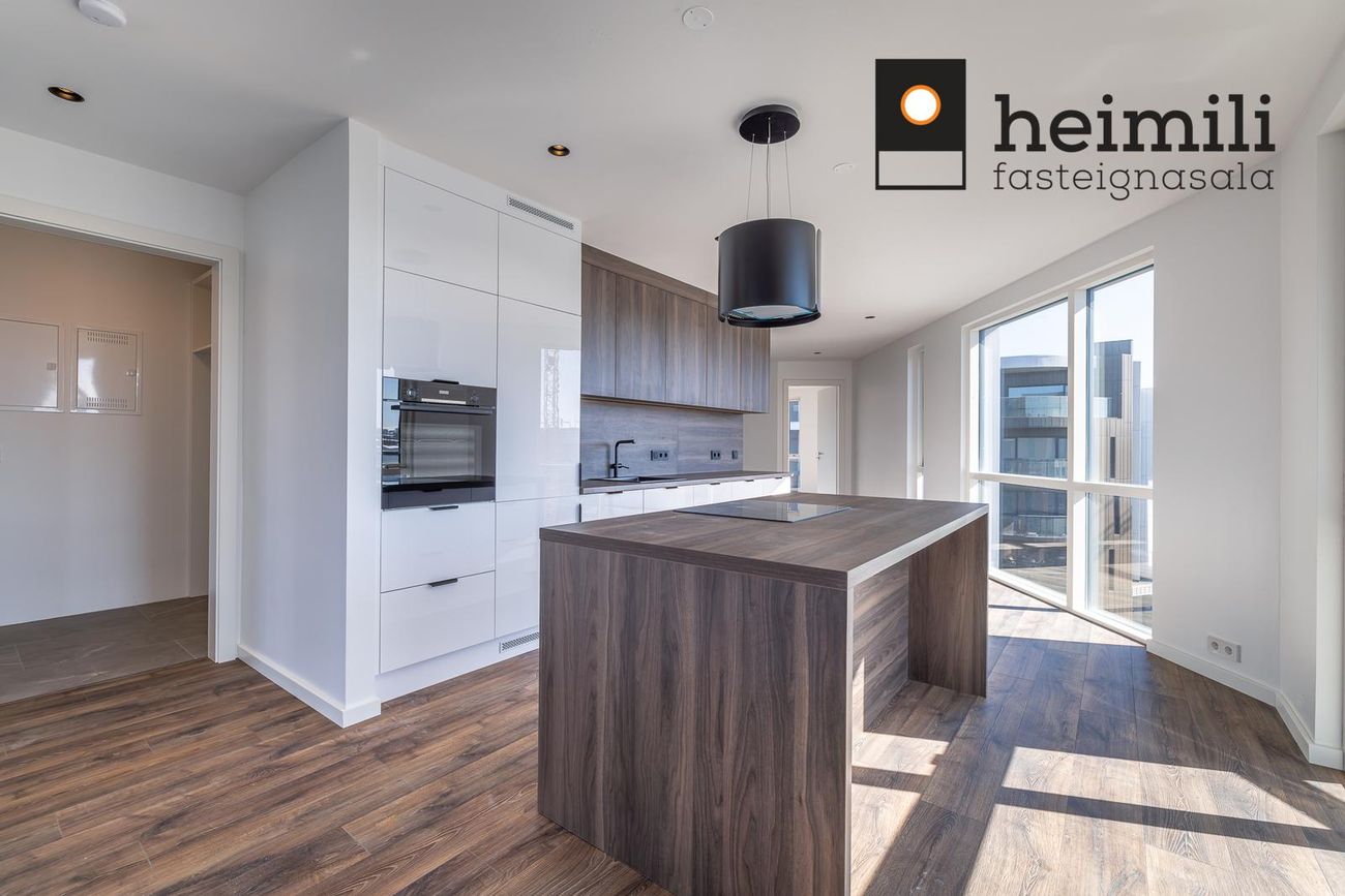 Grensásvegur 1B, 108 Reykjavík