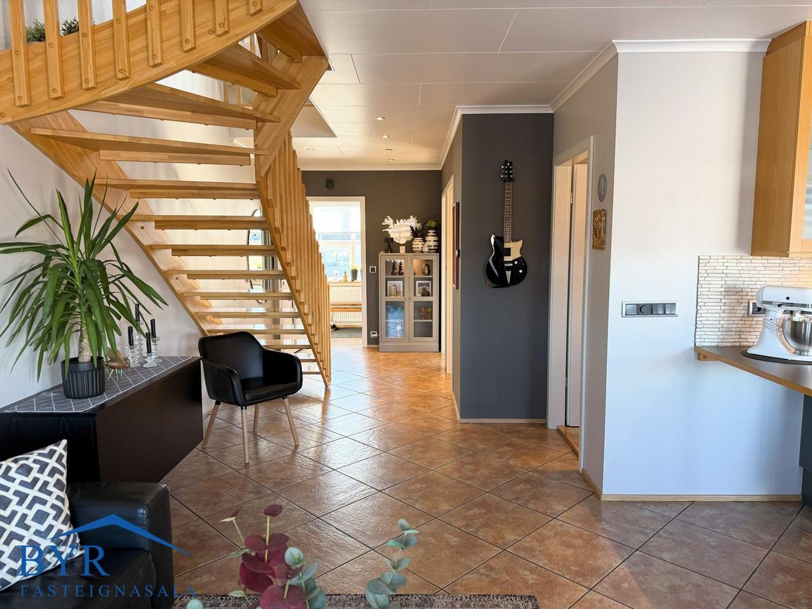 Miðvangur 18 - 0201, 700 Fljóts