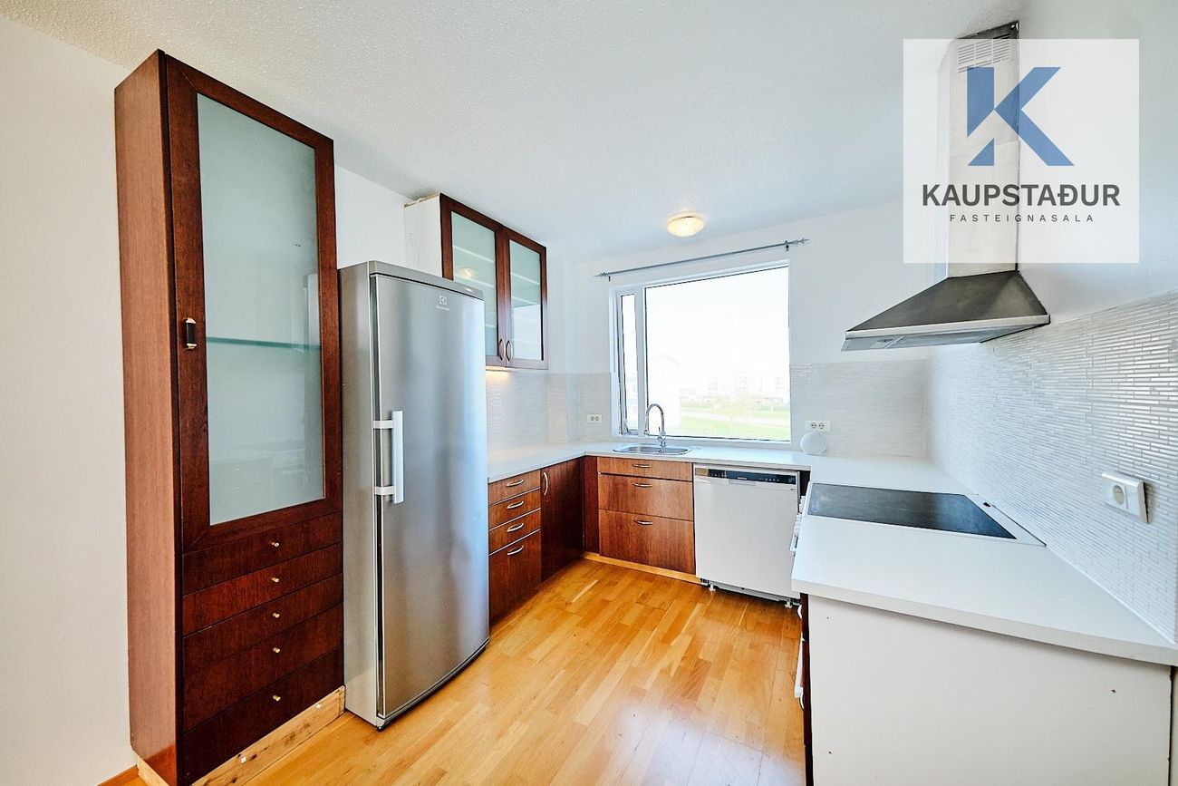 Vallarbraut 9, 300 Akranes