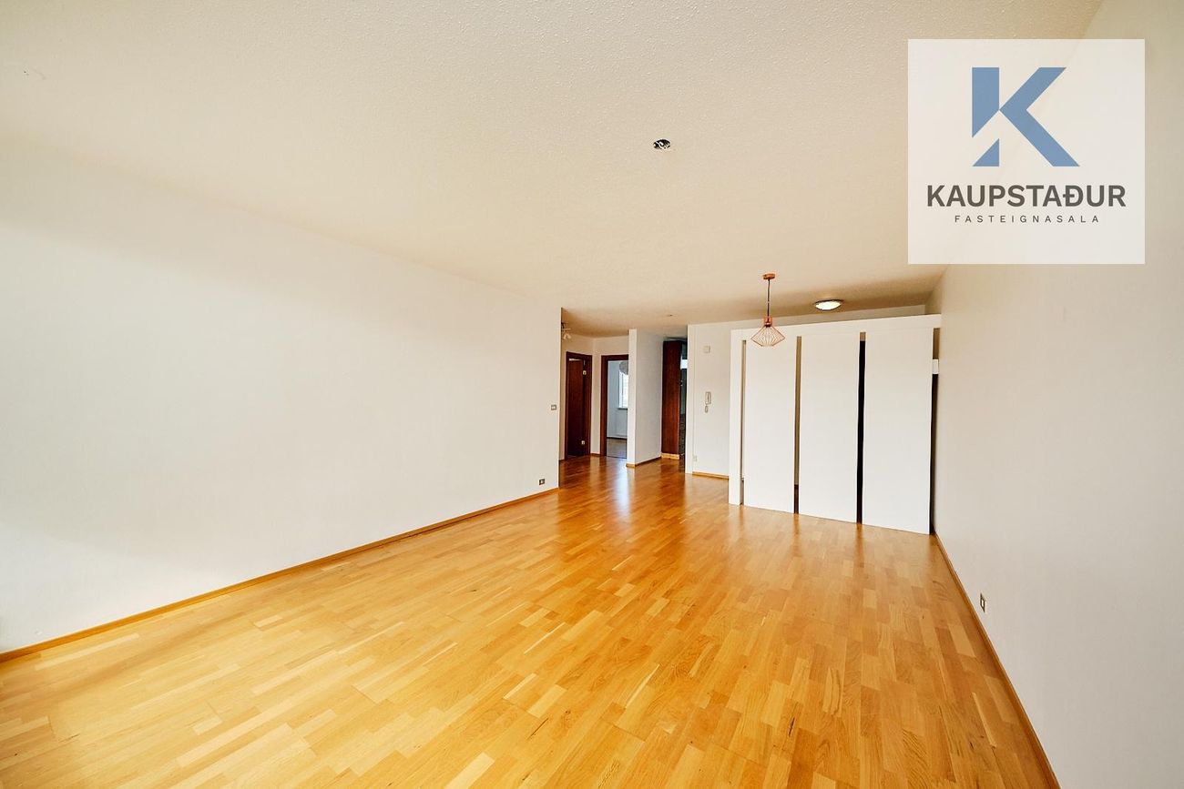 Vallarbraut 9, 300 Akranes