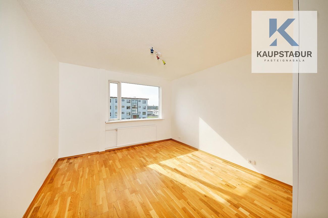 Vallarbraut 9, 300 Akranes