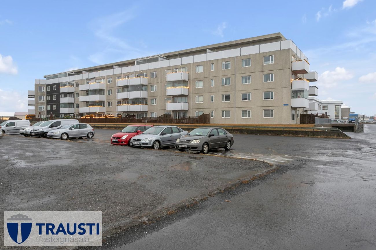 Flatahraun 1, 220 Hafnarfjörður