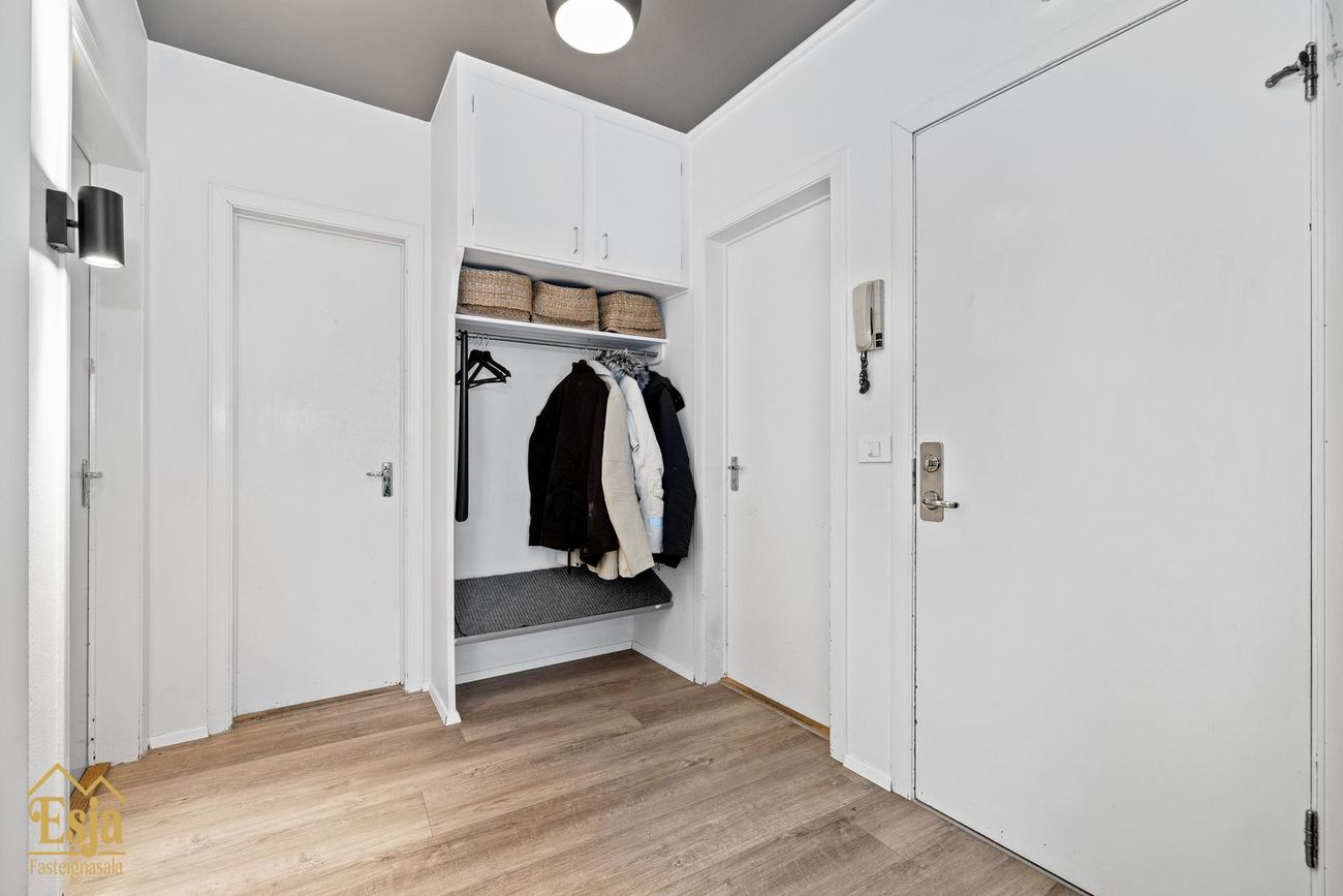 Brekkustígur 8, 101 Reykjavík