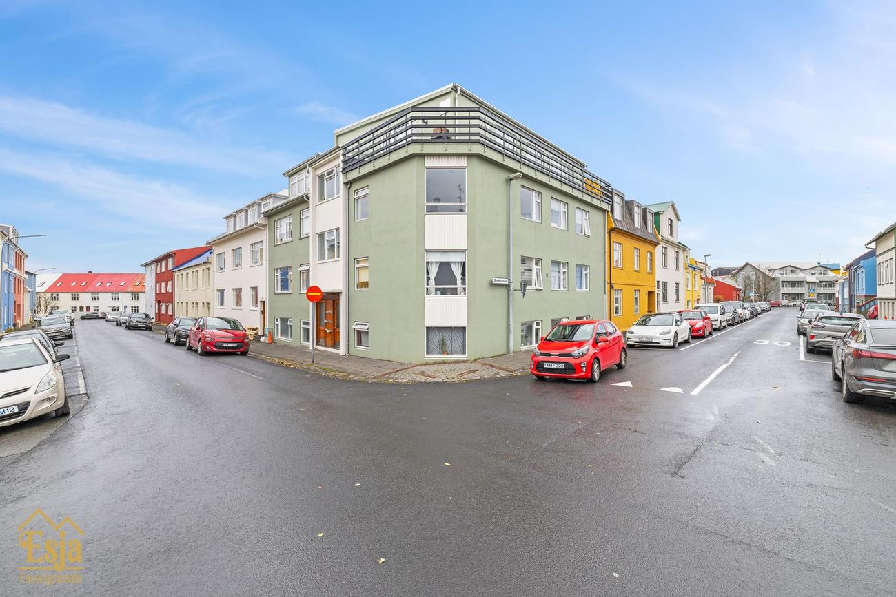 Brekkustígur 8, 101 Reykjavík