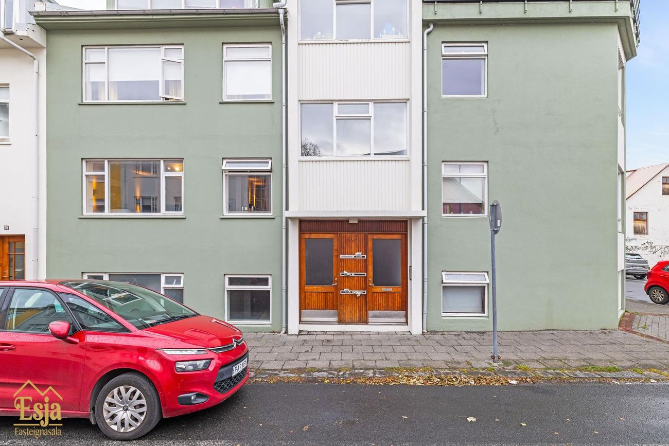 Brekkustígur 8, 101 Reykjavík
