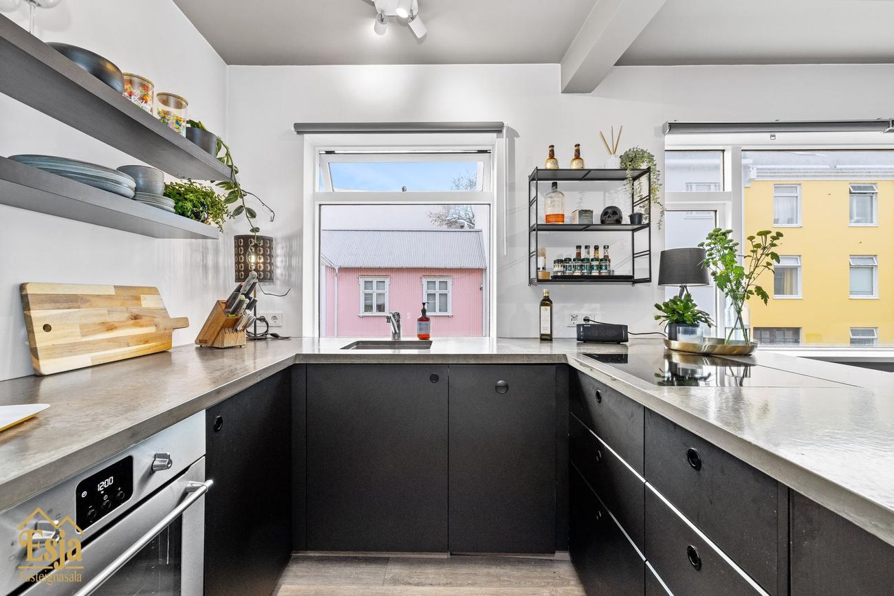 Brekkustígur 8, 101 Reykjavík